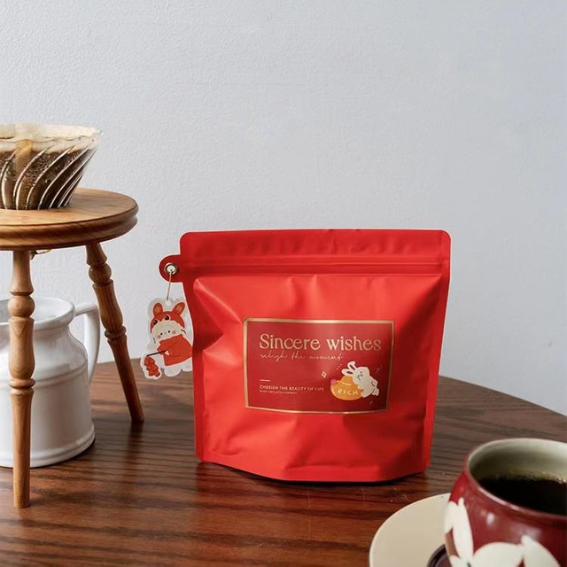Christmas Custom Matte Glossy Red Printing Flat Bottom Stand Up Bag Aluminum Foil Pouch with Zipper for Snack Packaging
