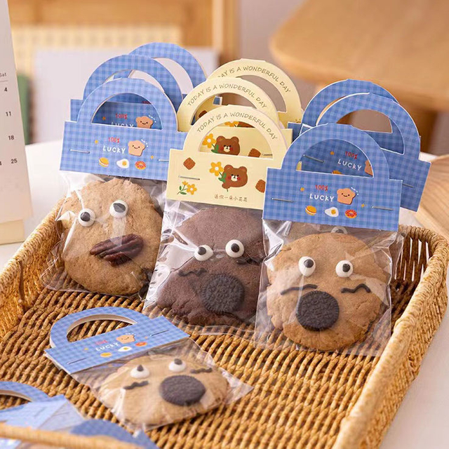 Hot sale biscuit bag candy bag new design white card with handle